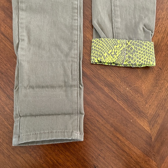 Taupe jean pants Size 26 with stretch SUPER CUTE EUC - Picture 9 of 12